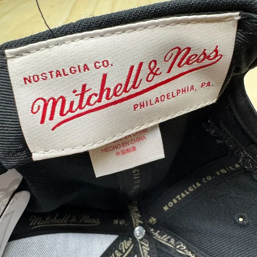 Mitchell & Ness new st